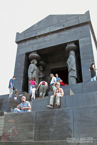 Ime: 0 (8).jpg Pregleda: 4033 Veličina: 90.4 KB